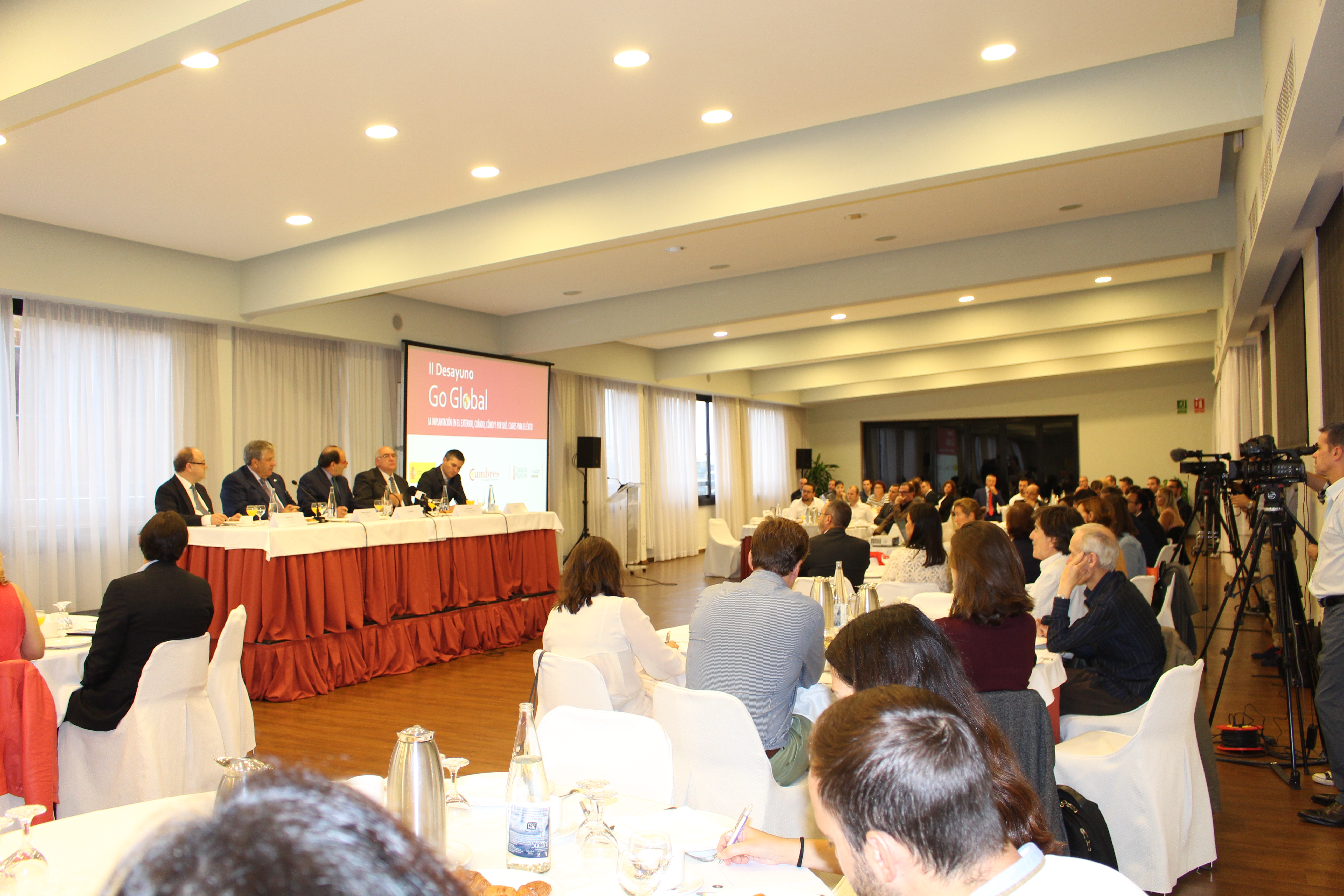 Desayuno Go Global octubre