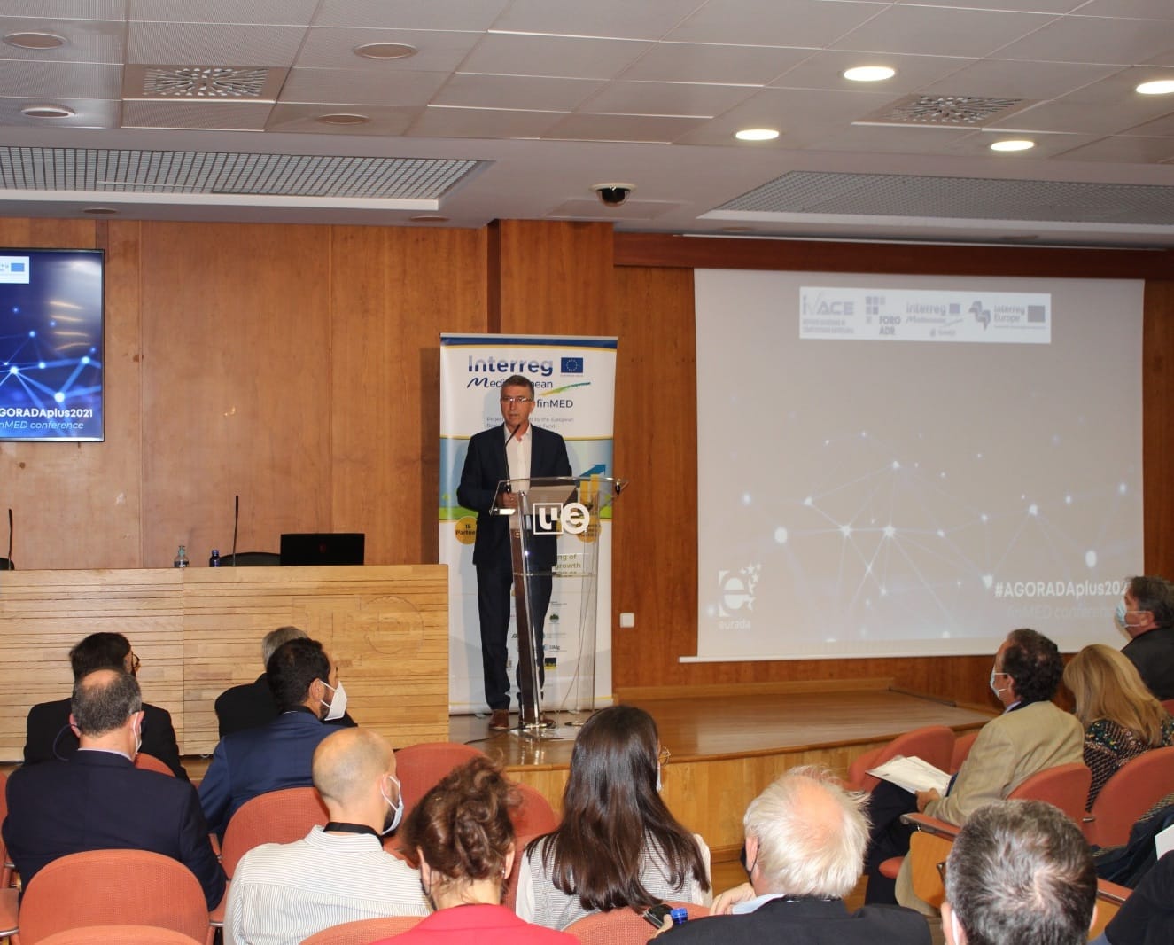 211028 FCONSELLER PRESENTANDO